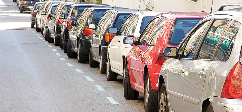 coches aparcados en Barcelona